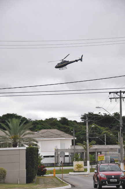 Apesar de proibido, Franciscate pousava e decolava seu helicóptero dentro do condomínio Village até ser denunciado por um oficial do CAvEx e ser multado