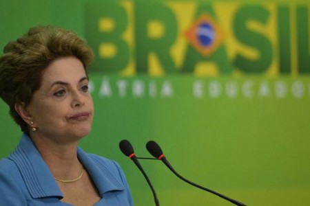 A presidente Dilma Rousseff  após o plenário da Câmara ter aprovado o andamento do processo de impeachment
