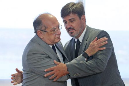 Ministro Gilmar Mendes e o Dr. Fernando Segóvia, diretor-geral da Polícia Federal, durante assinatura de acordo entre o TSE e a PF. Brasília-DF, 16/11/2017 Foto: Roberto Jayme/Ascom/TSE
